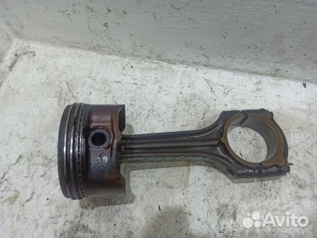 Поршень с шатуном A1110305518