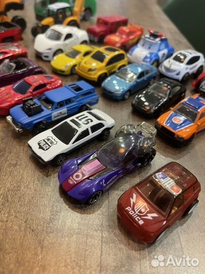 Машинки 22 штуки (все отлично ездят)