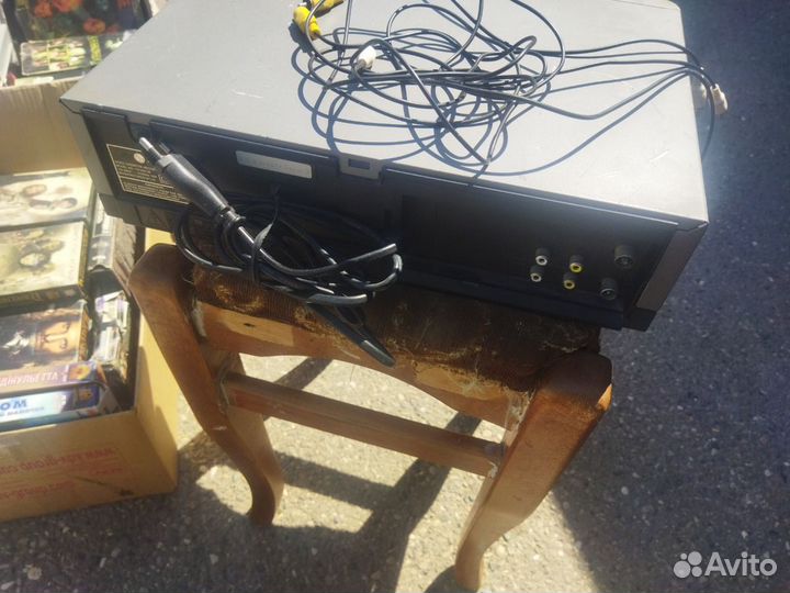 Видеомагнитофон LG CC250TW