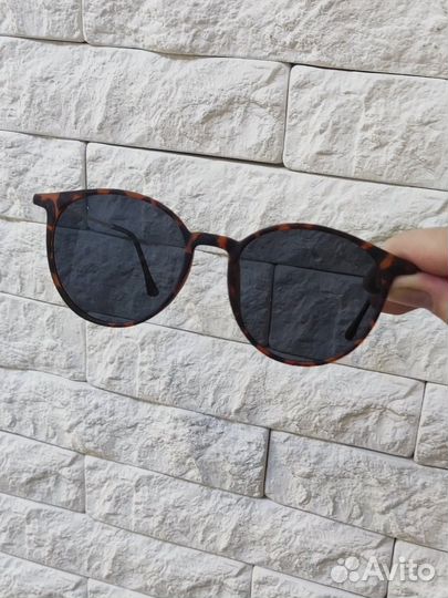 Солнечные очки женские
