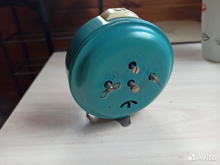 Часы будильник СССР