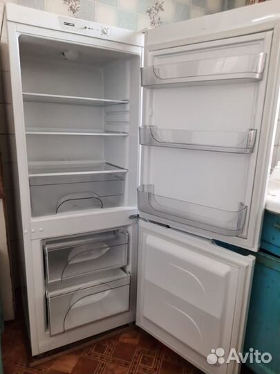 Холодильник Атлант бу (почти не использовали)