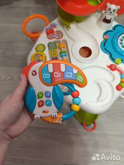 Детский столик бизиборд