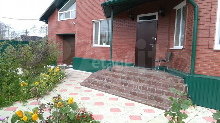 Дом 274,1 м² на участке 7,2 сот.