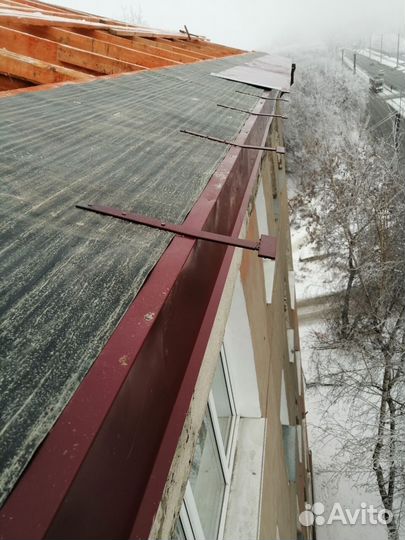 Т-образный кронштейн (костыль)