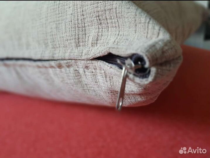 Подушка на диван новая