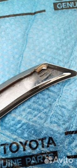Молдинг капота хром Toyota Camry 50
