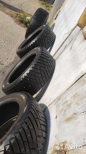 Goodyear Ultragrip Ice Arctic 215/55 R17