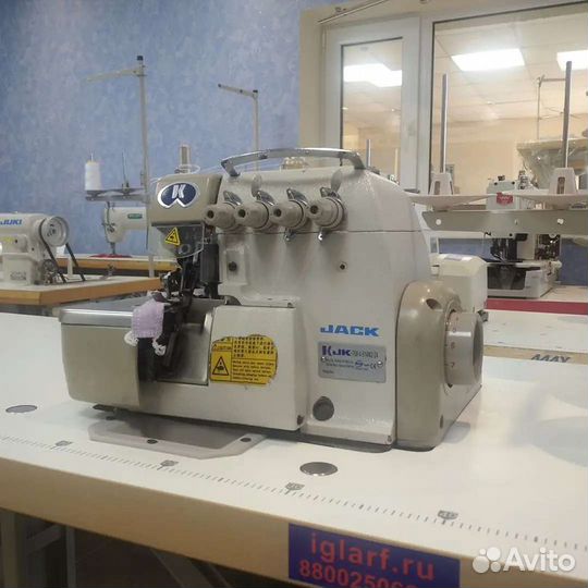 Промышленный четырехниточный оверлок Jack 768 б/у