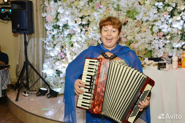 Ведущая праздников