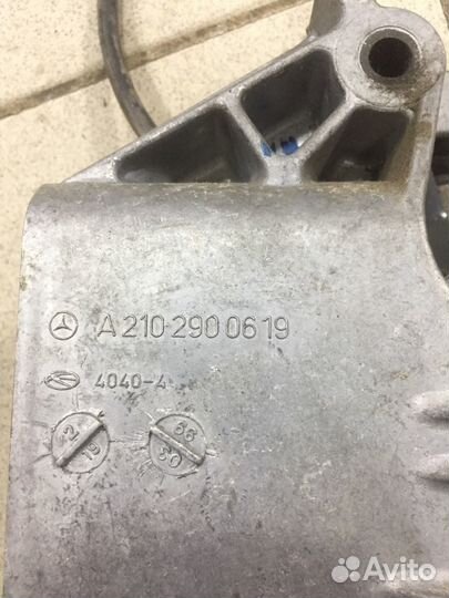 Педаль тормоза Mercedes Benz E Class W210