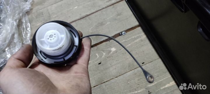 Kia Rio 3 11-17г крышка бензобака