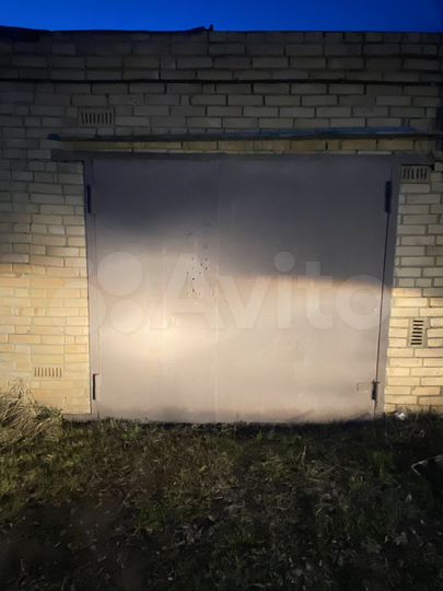 Гараж, > 30 м²