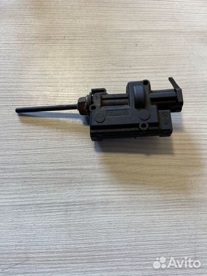 Активатор замка крышки бензобака Renault Scenic