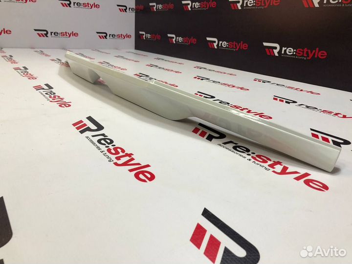 Спойлер Под стекло Prado 150 Белый