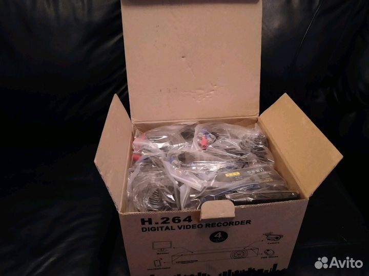 Новый комплект видеонаблюдения на 4 камеры