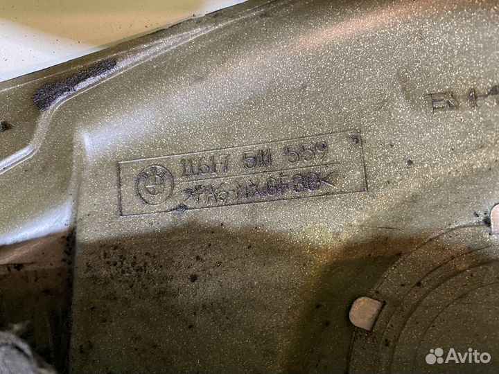 Крышка двигателя BMW 7 E65 E66 11617511559
