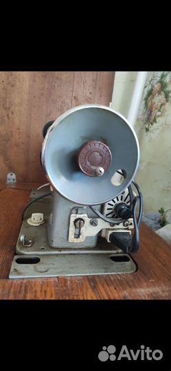 Швейная машинка чайка 2