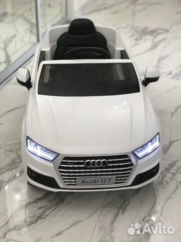 Электромобиль Audi Q7