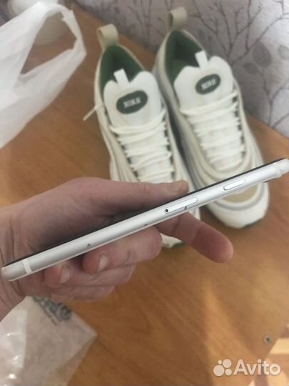 iPhone SE (2020), 64 ГБ