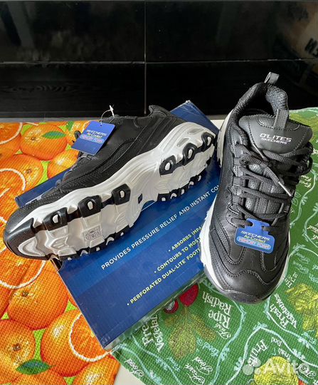 Кроссовки мужские skechers 43 новые