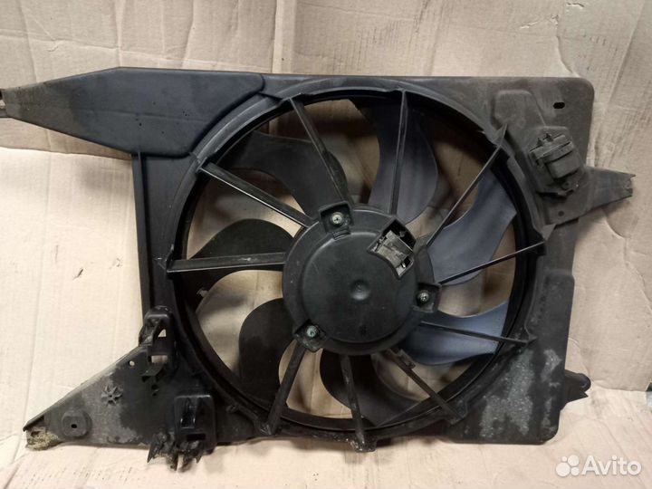 Вентилятор радиатора Renault Logan 1