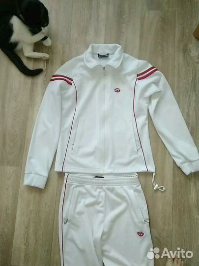 Спортивный костюм