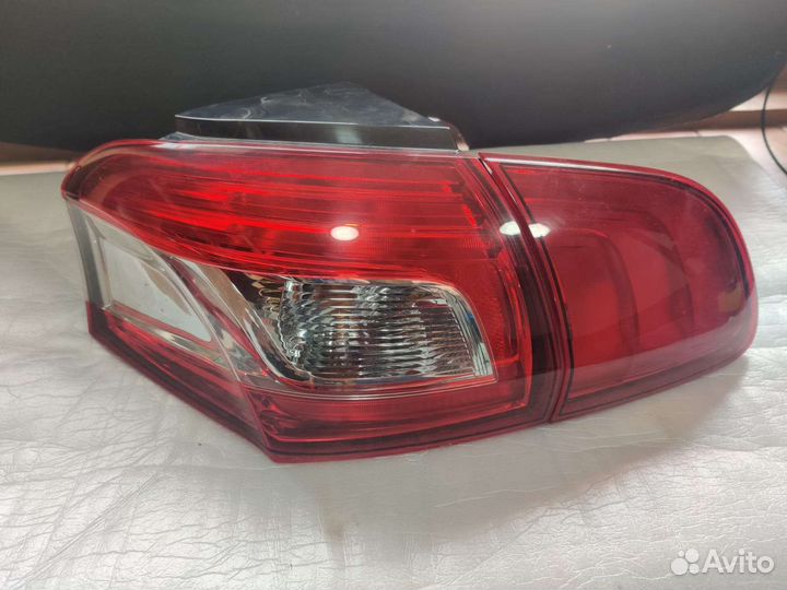 Фонари задние левая сторона Peugeot 4008