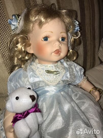 Кукла (фарфор)