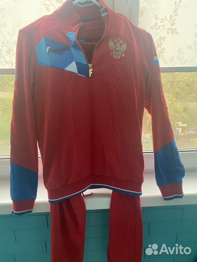 Спортивный костюм женский