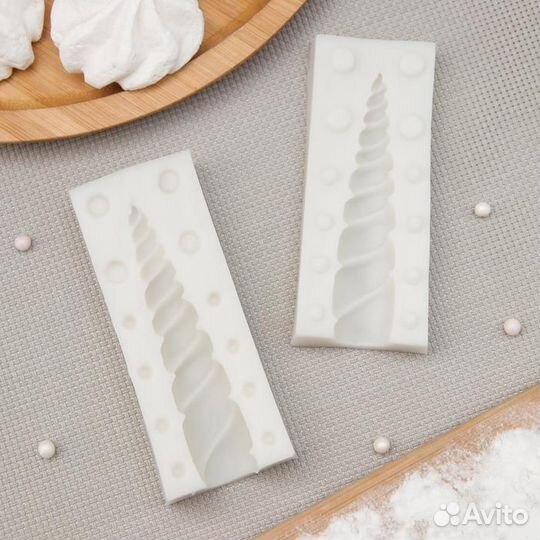 Силиконовый молд «Рог единорога», 108 см, цвет мик