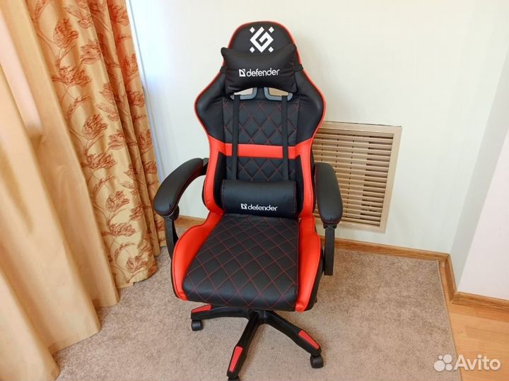 Компьютерное кресло red black Defender до 175 кг