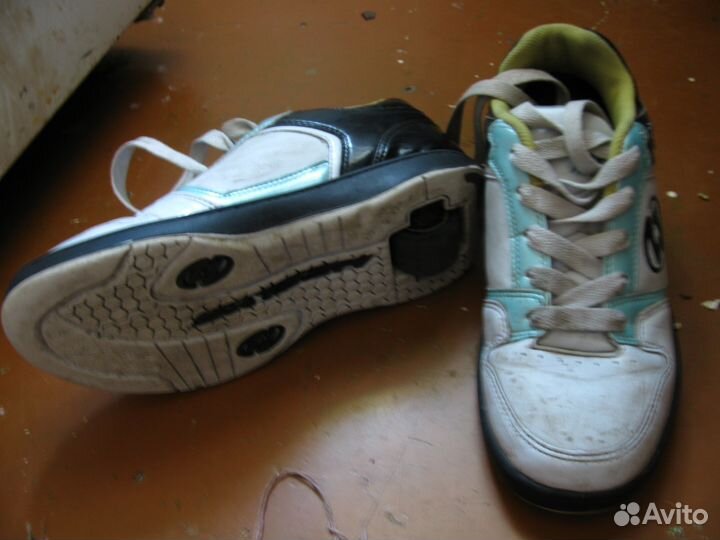 Кроссовки-хиллисы