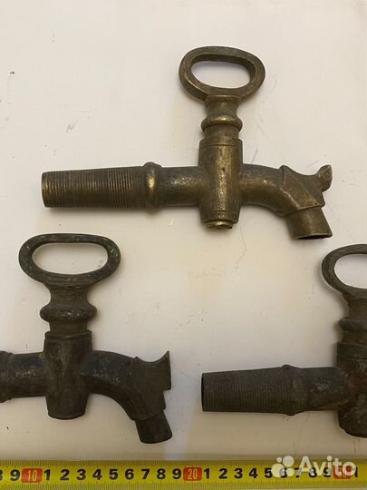 Старинные латунные краны