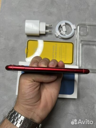 iPhone 11 64 красный
