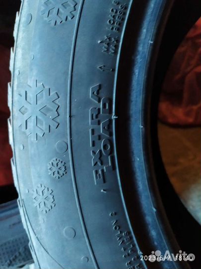 Kumho I'Zen RV Stud KC16 235/55 R17 103T