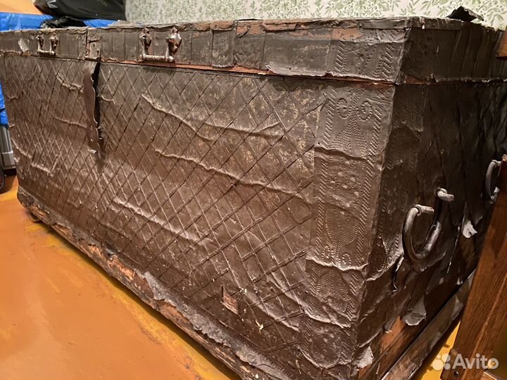 Сундук деревянный старинный