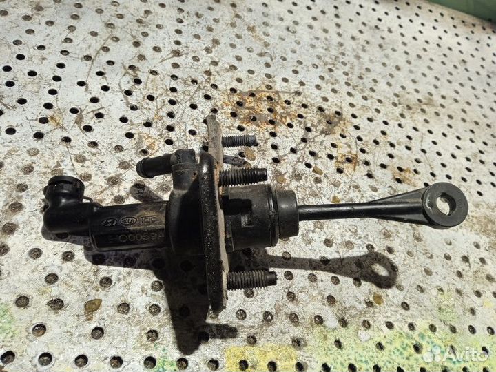 Цилиндр сцепления главный Kia Rio