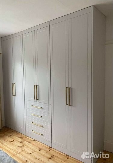 Шкаф распашной Встроенный