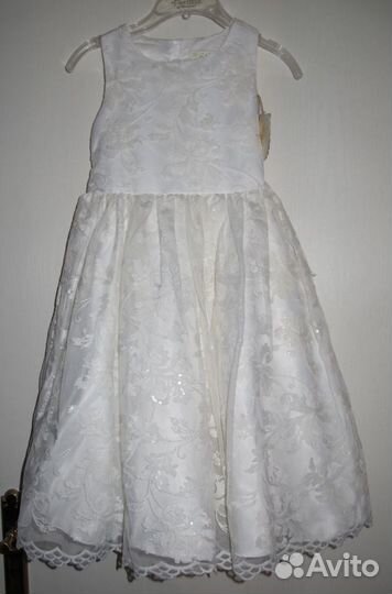 Платье праздничное с вышивкой 128 - 134 см новое