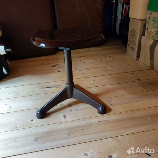 Стул регулируемый по высоте