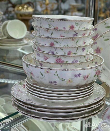 Набор столовой посуды новый