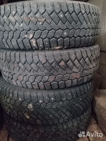 Gislaved Nord Frost 200 SUV 215/65 R16