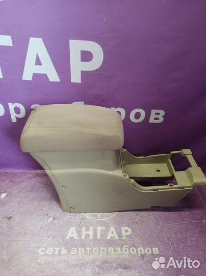 Подлокотник Mitsubishi Outlander Xl CW6W 6B31 2008