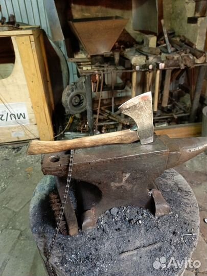 Топор кованый 