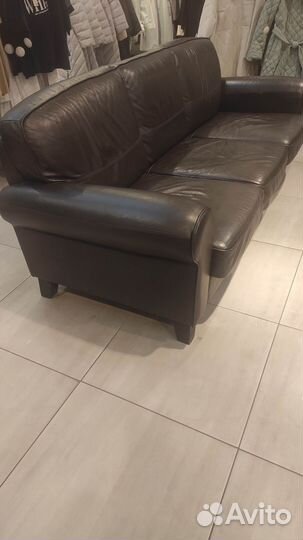 Кожаный диван бу