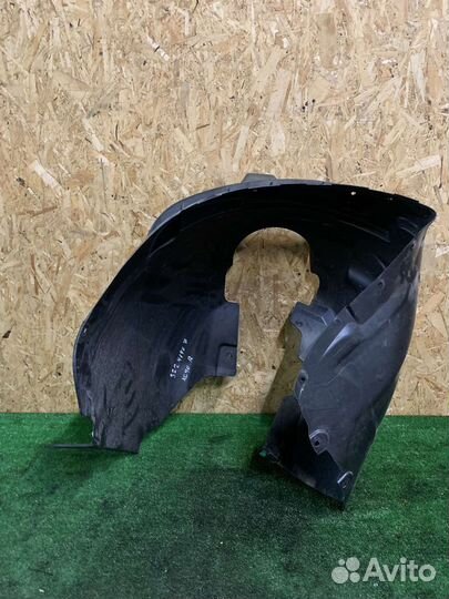 Подкрылок передний правый Volvo XC40