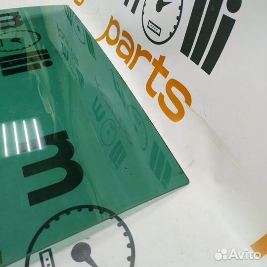 Стекло двери заднее правое Volkswagen Tiguan 2