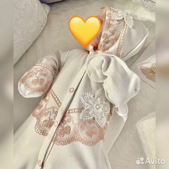 Комплект на выписку для девочки