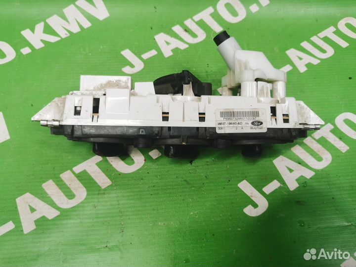 Блок управления отопителем Ford Focus